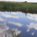 6 Person In Hals-by Traum