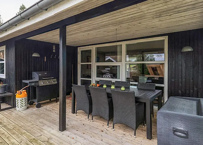 6 Person In Hals-by Traum Hals